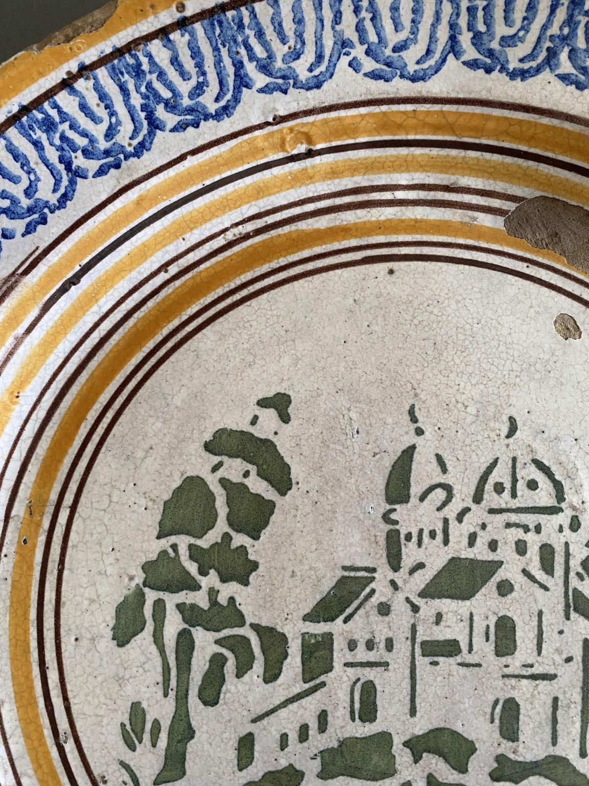photo for sale Plat en céramique ou pièce de milieu de table, Italie, fin du XVIIIe siècle