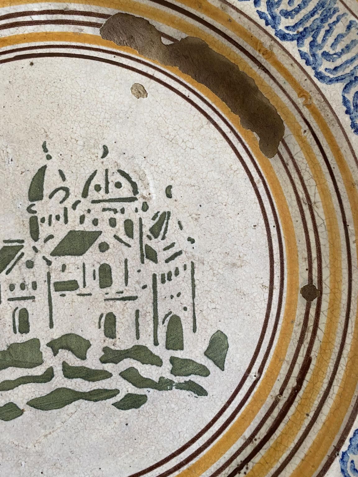 Décoration Plat en céramique ou pièce de milieu de table, Italie, fin du XVIIIe siècle photo