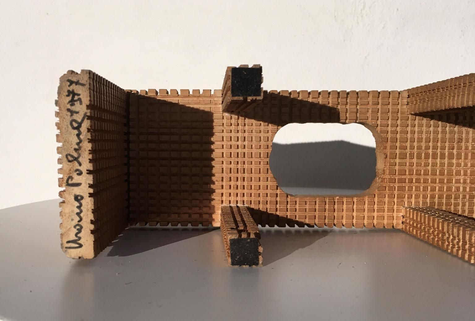 4717.0 1977 Italy Wooden Abstract Sculpture By Urano Palma Non Dialogo No Words photo