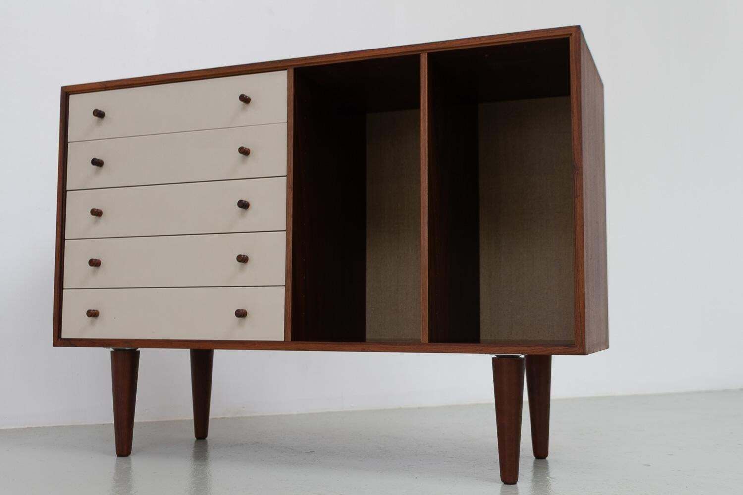 photo vintage Danish Rosewood Sideboard With Drawers By Hg Furniture, 1960s.