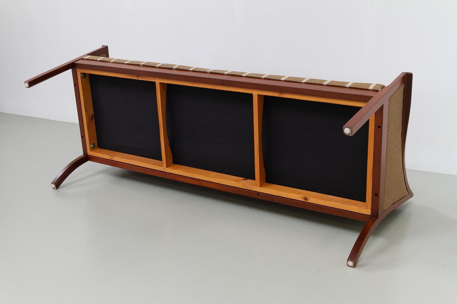 photo vinterior Danish Lounge Chair And 3 Seater Sofa By Ole Wanscher For Pj Møbler, 1960s.
