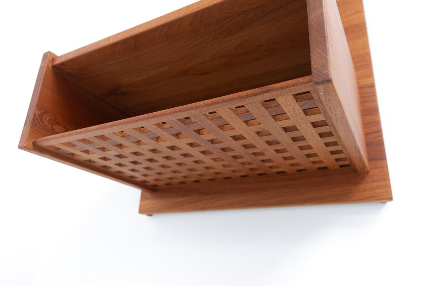 photo vinterior Danish Wall Mounted Bedside Tables In Solid Teak By Trip Trap, 1980s. Set Of 2.