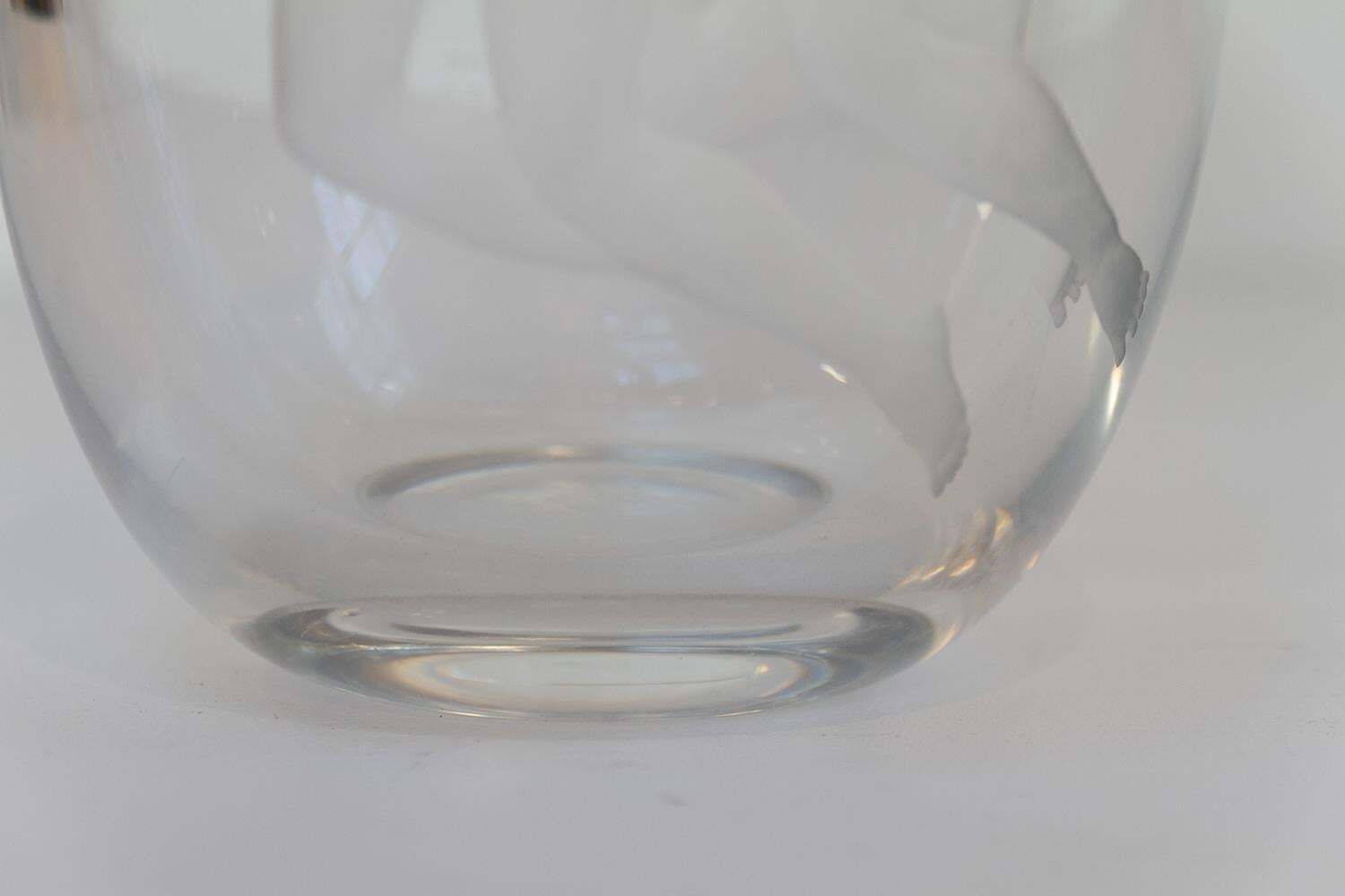 Swedish Art Deco Glass Vase With Couple By Vicke Lindstrand For Orrefors, 1930s. photo vintage