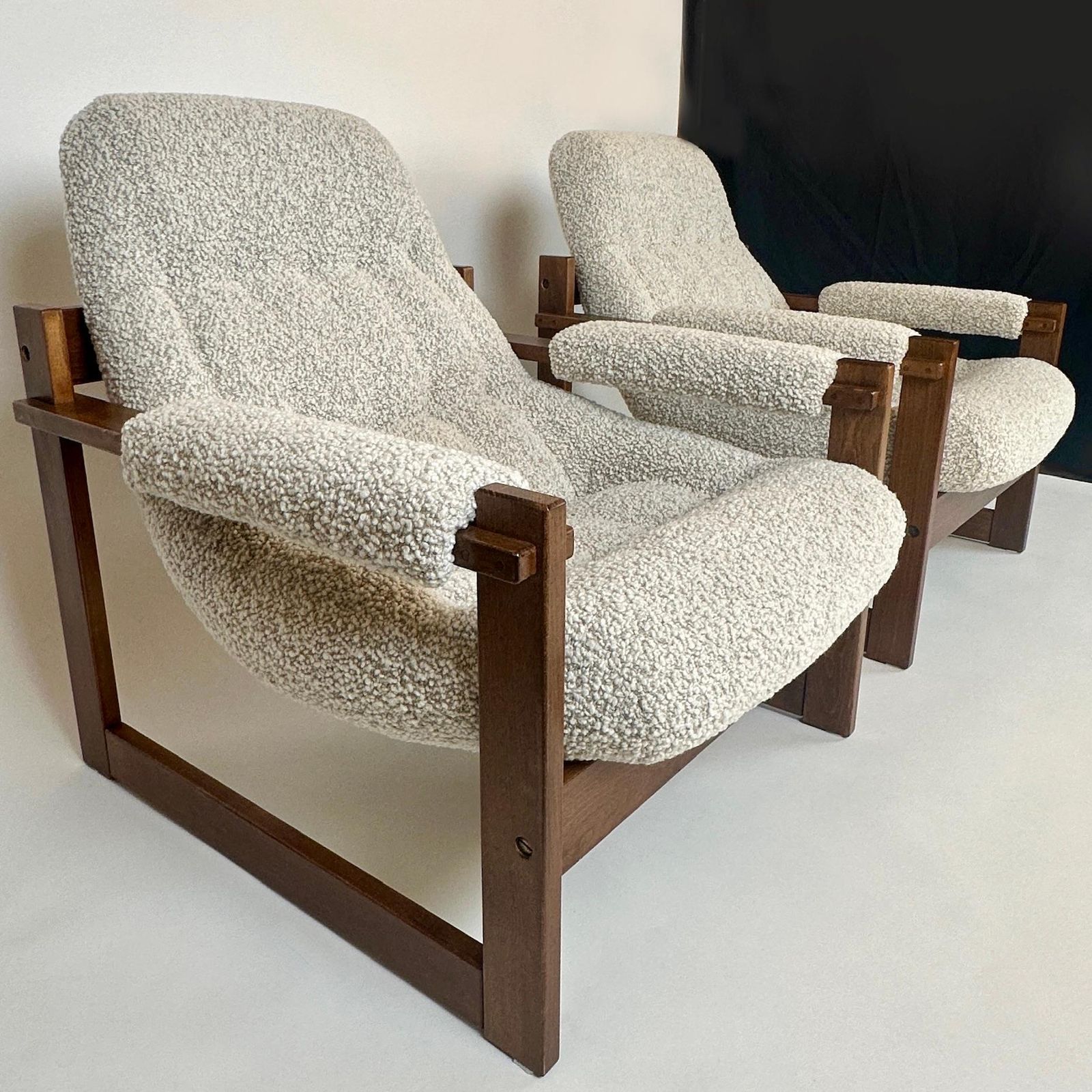 Pair Of Brazilian Wood & Beige Wool Bouclè Mp 163 Earth Chairs By Percival Lafer photo for sale