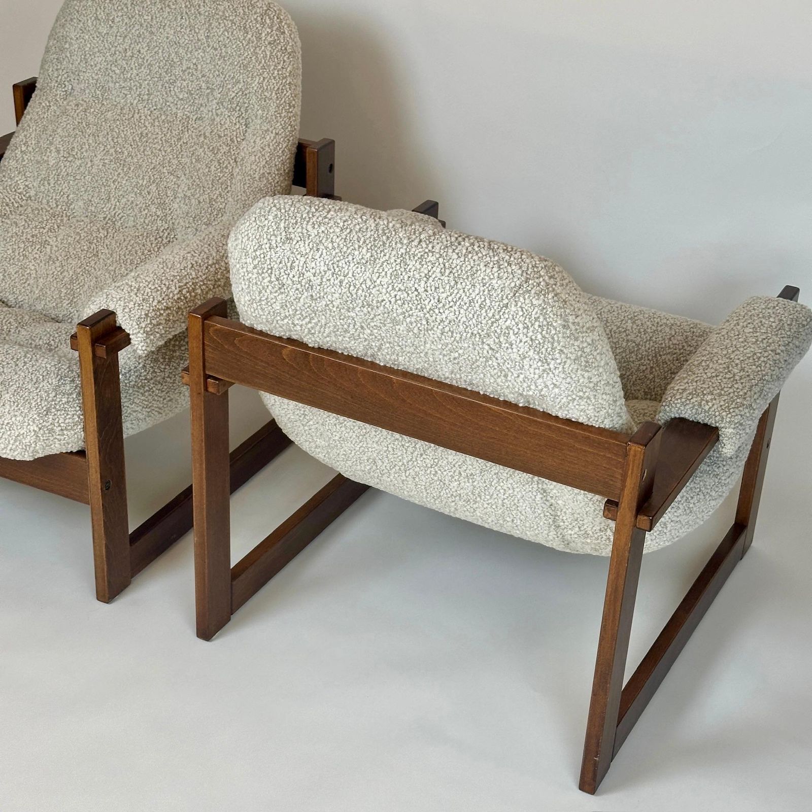 Pair Of Brazilian Wood & Beige Wool Bouclè Mp 163 Earth Chairs By Percival Lafer photo vinterior