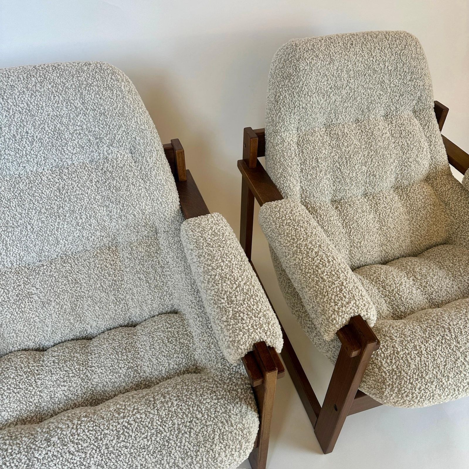 Furniture Pair Of Brazilian Wood & Beige Wool Bouclè Mp 163 Earth Chairs By Percival Lafer photo