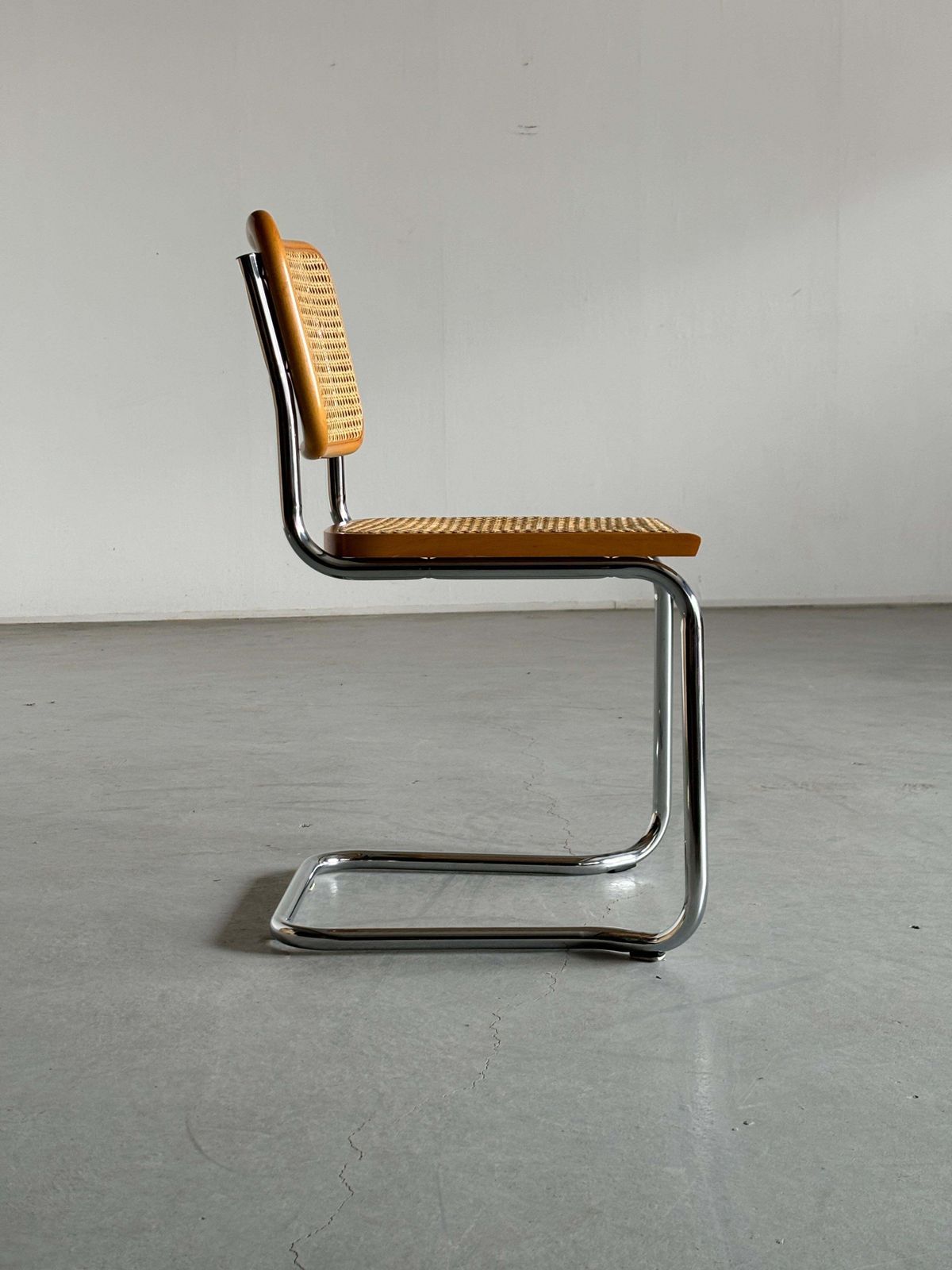 Vintage Cesca Mid Century Cantilever Chair, Marcel Breuer B32 Made In Italy photo vinterior
