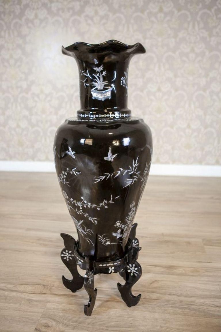 Large Chinese Lacquer Vase From The 1960s 1970s With Mother Of Pearl Inlays photo for sale