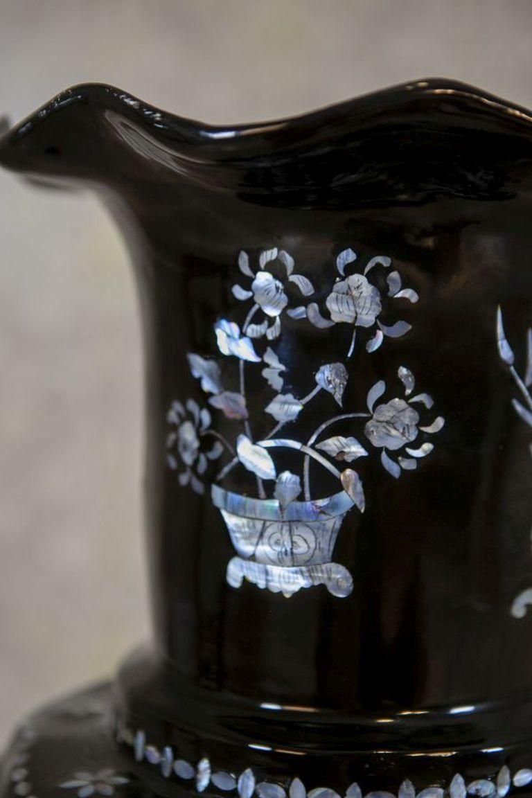 Large Chinese Lacquer Vase From The 1960s 1970s With Mother Of Pearl Inlays photo 858.0