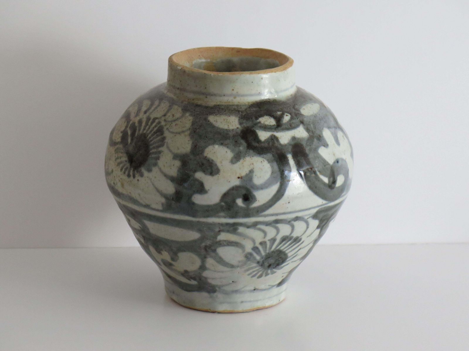 Chinese Porcelain Ming Provincial Jar Or Vase Blue & White, Jiajing 16th Century photo vintage