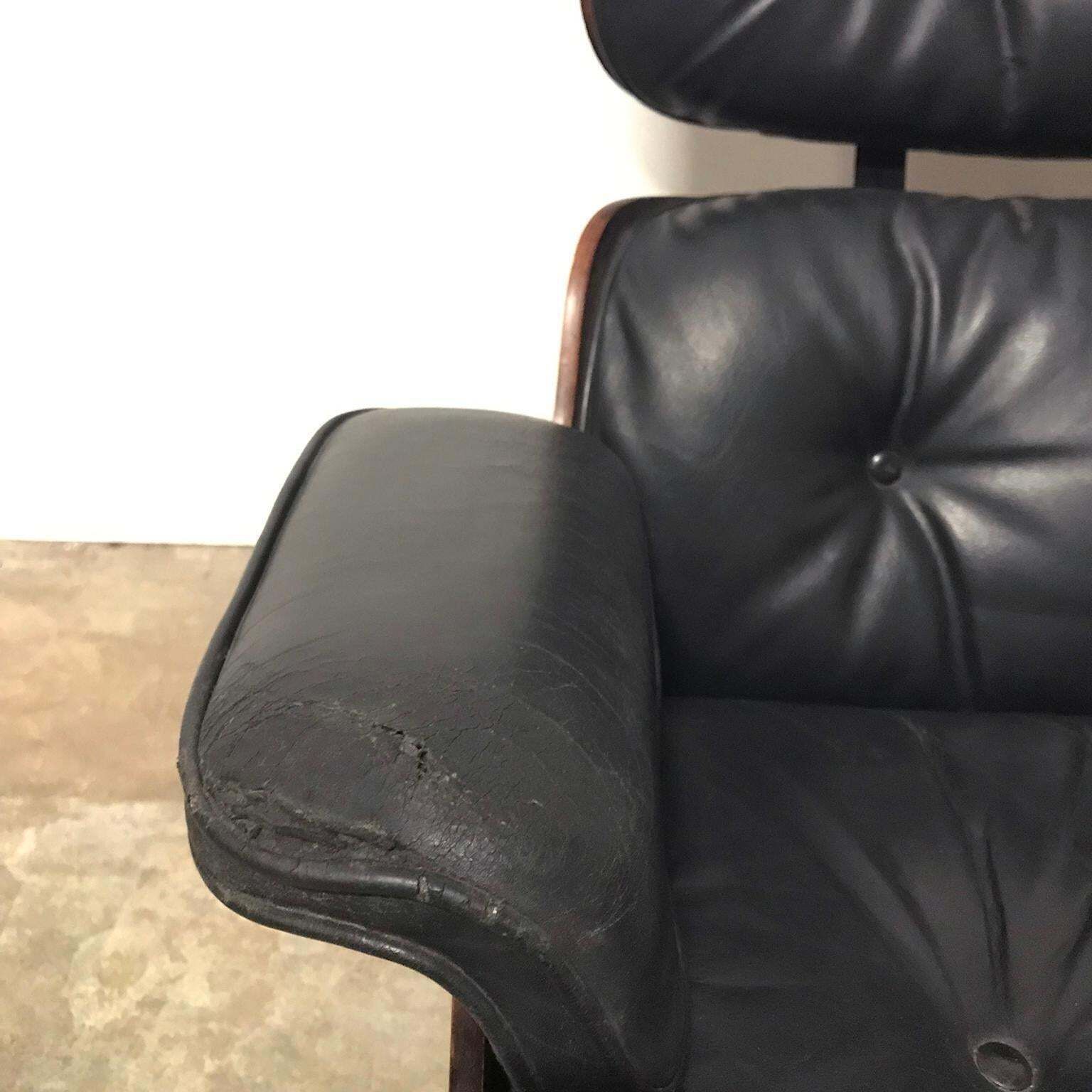 photo for sale 1956, Ray & Charles Eames Lounge Chair, Rare First Edition 1956 In Black Leather