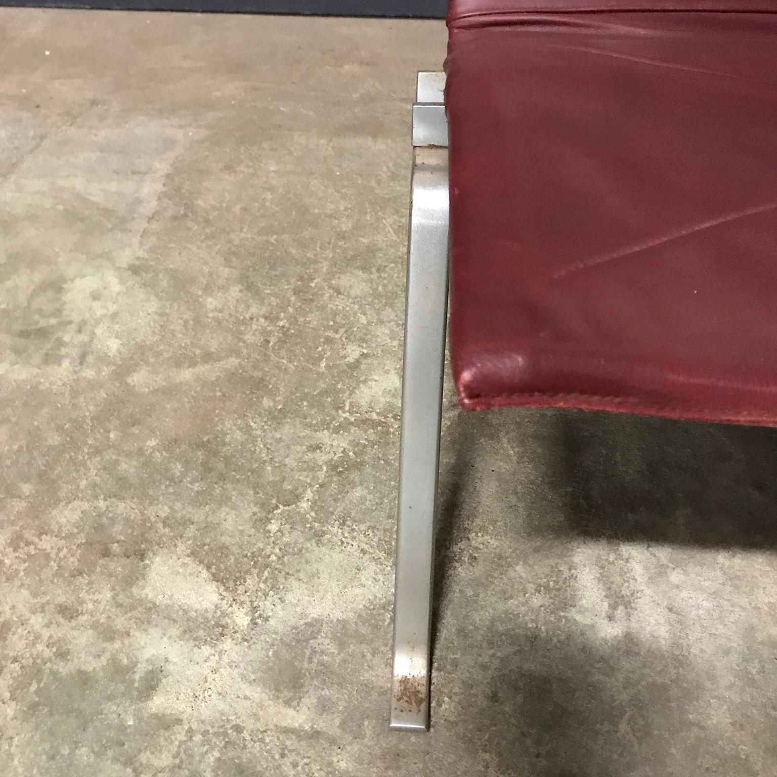photo vinterior 1956, Poul Kjaerholm For E. Kold Christensen, Pk22 Lounge Chair In Red Leather