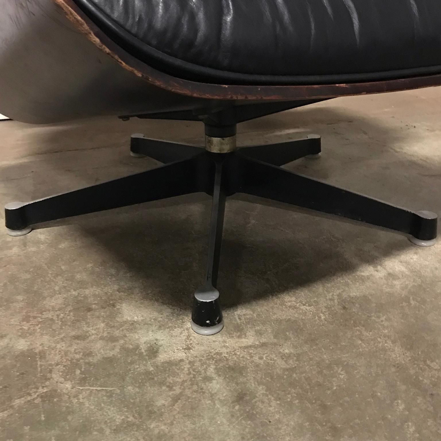 photo vinterior 1956, Ray & Charles Eames Lounge Chair, Rare First Edition 1956 In Black Leather