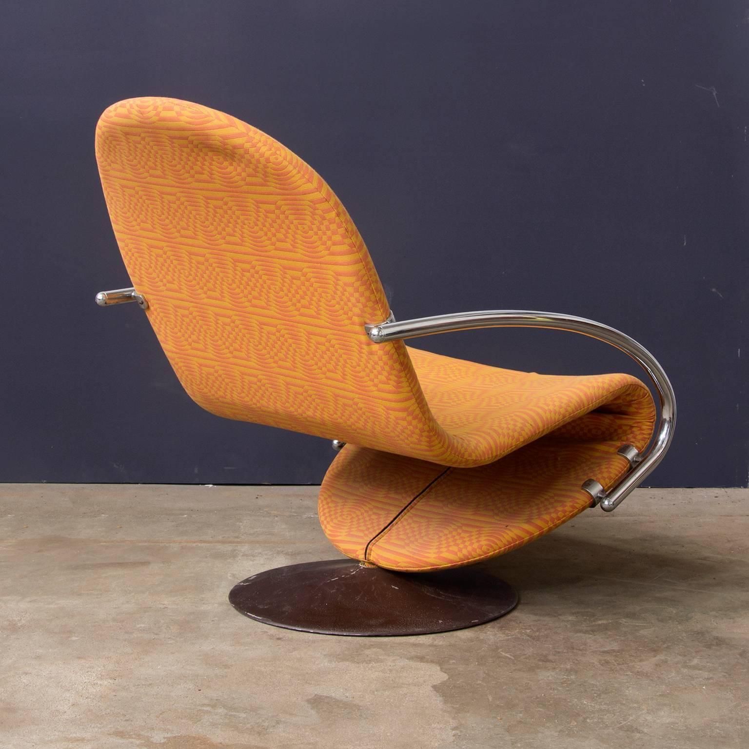 1973, Verner Panton, 1 2 3 Serie Easy Chair In Original Panton Fabric photo for sale