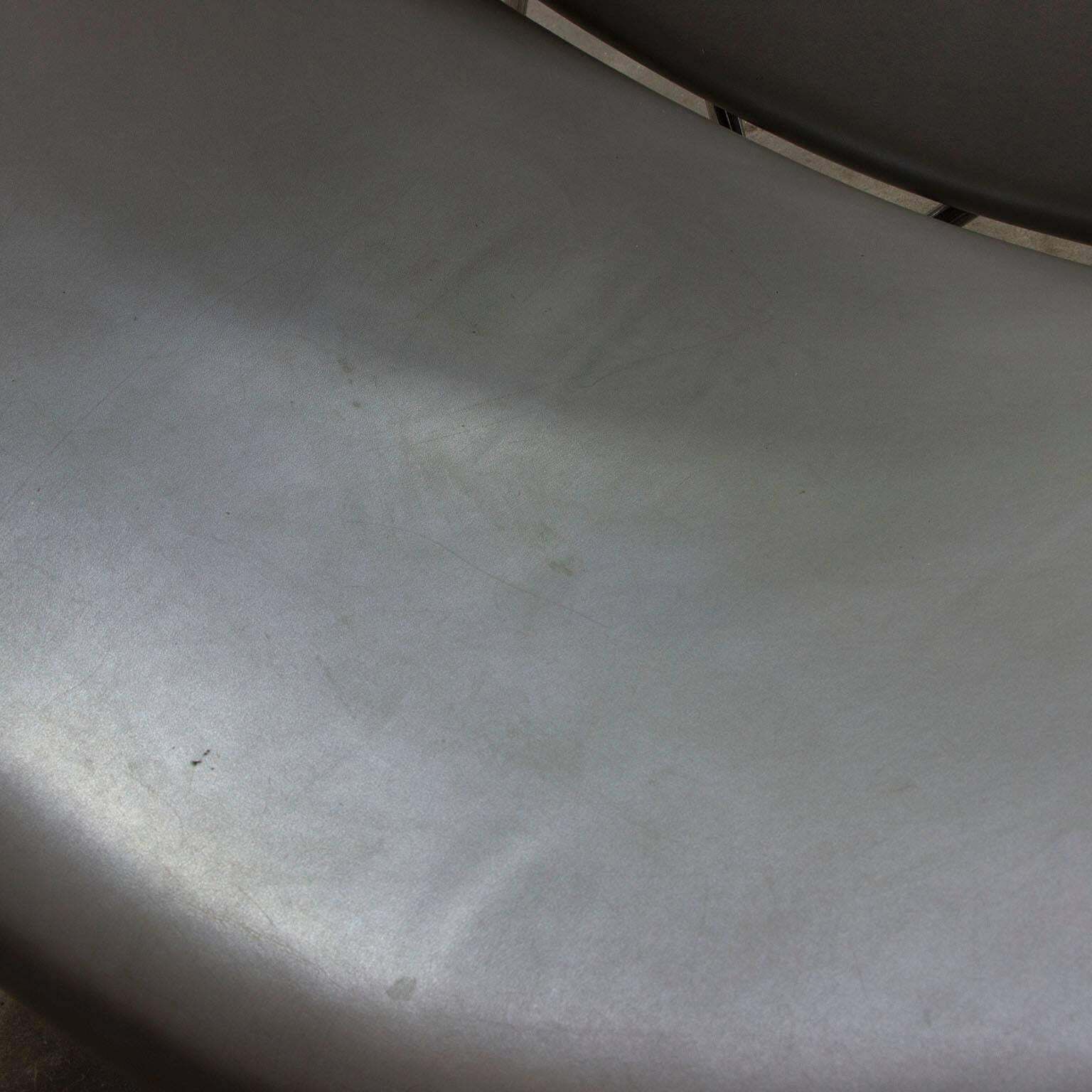photo furniture 1960, Pierre Paulin, Original 1st Fabric Silver Grey Leather Slice Chair