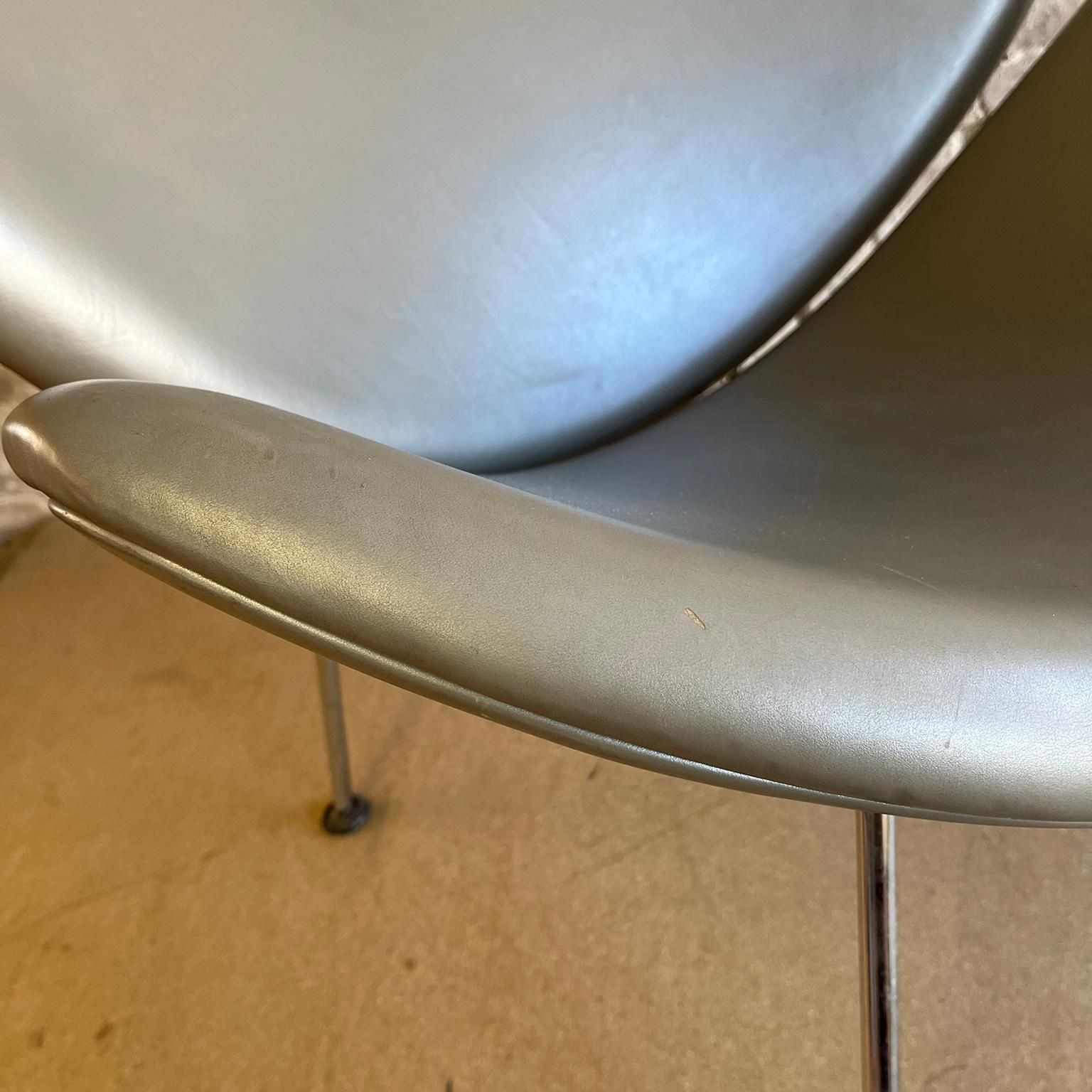 1501.0 1960, Pierre Paulin, Original 1st Fabric Silver Grey Leather Slice Chair photo