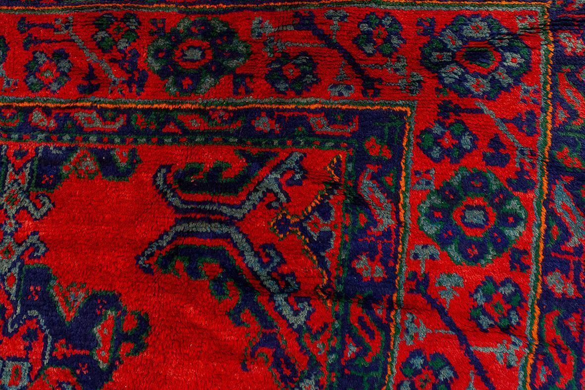 photo furniture Oushak Rug Red Field