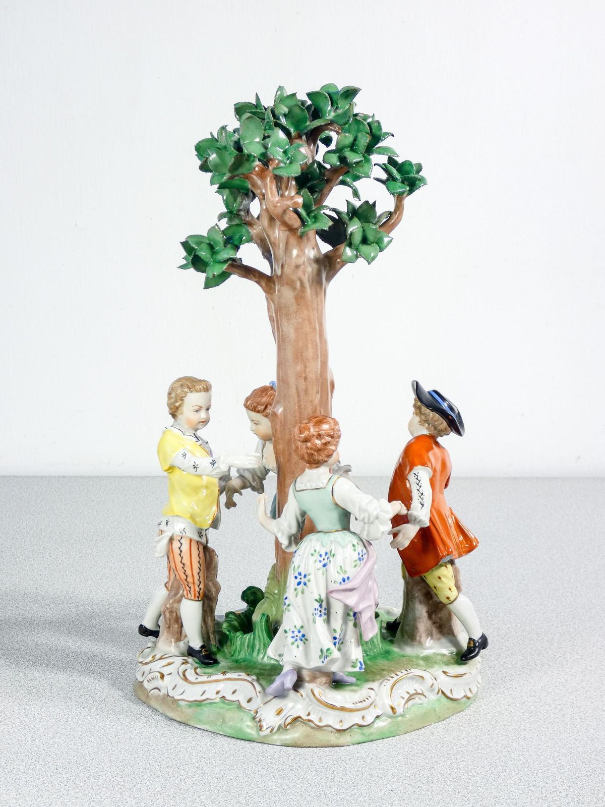 Dresden Porcelain Sculpture Molded And Painted By Hand. Early 20th Cent. photo vinterior