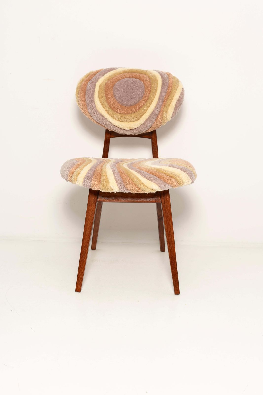 photo furniture Set Of Eight Mid Century Mushroom Chairs, Hand Tufting Beige Wool, Europe, 1960s
