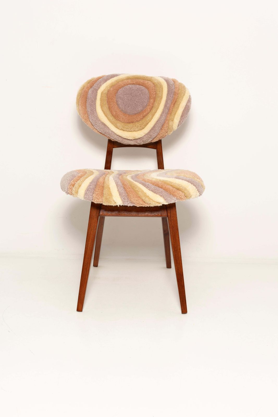 photo furniture Mid Century Mushroom Chair, Hand Tufting Beige Wool, Europe, 1960s