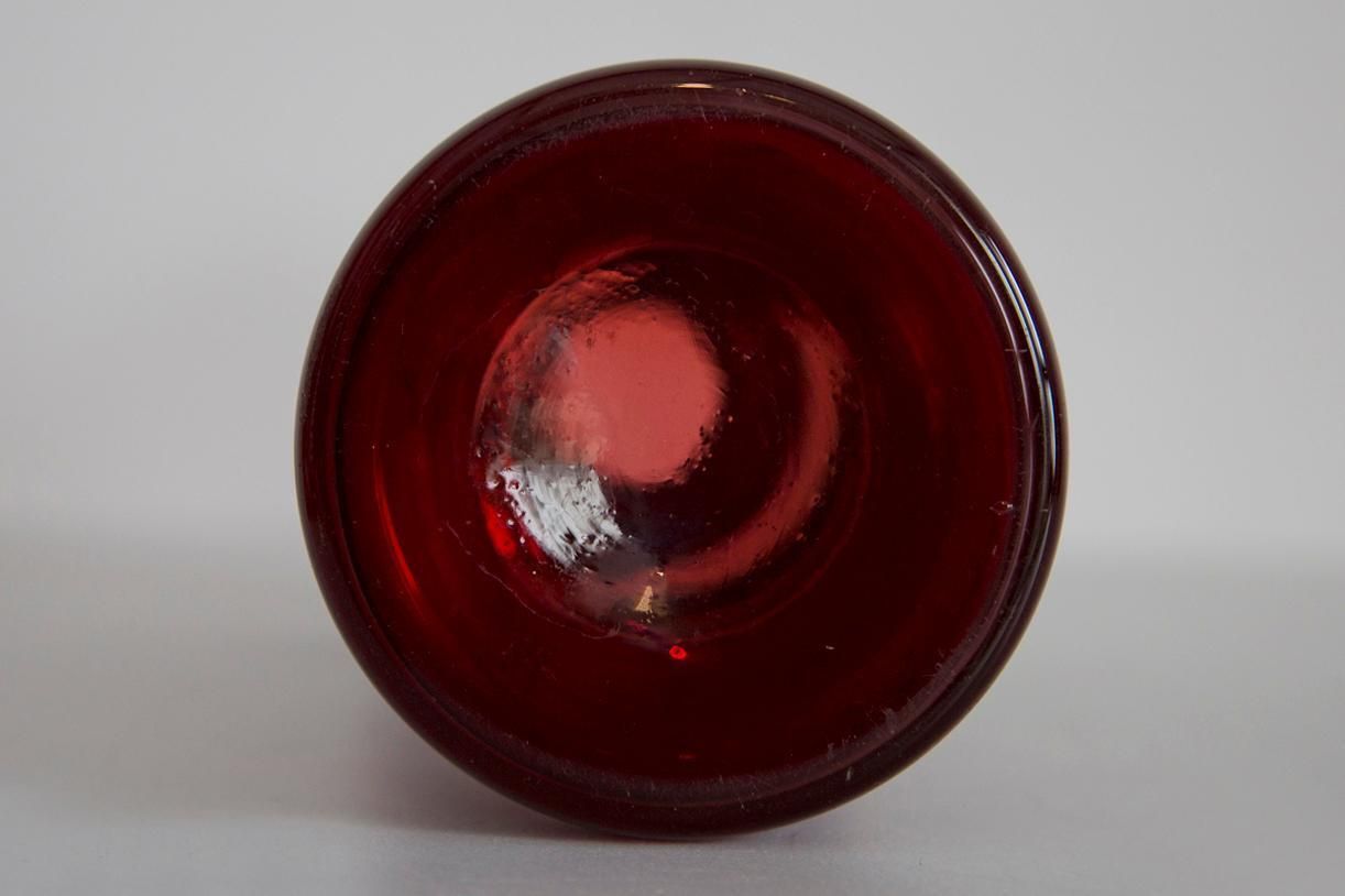 Woonaccessoires Mid Century Vintage Artistiek Glazen Rode Vaas, Tarnowiec, Sulczan, Europa, Jaren 1970 photo
