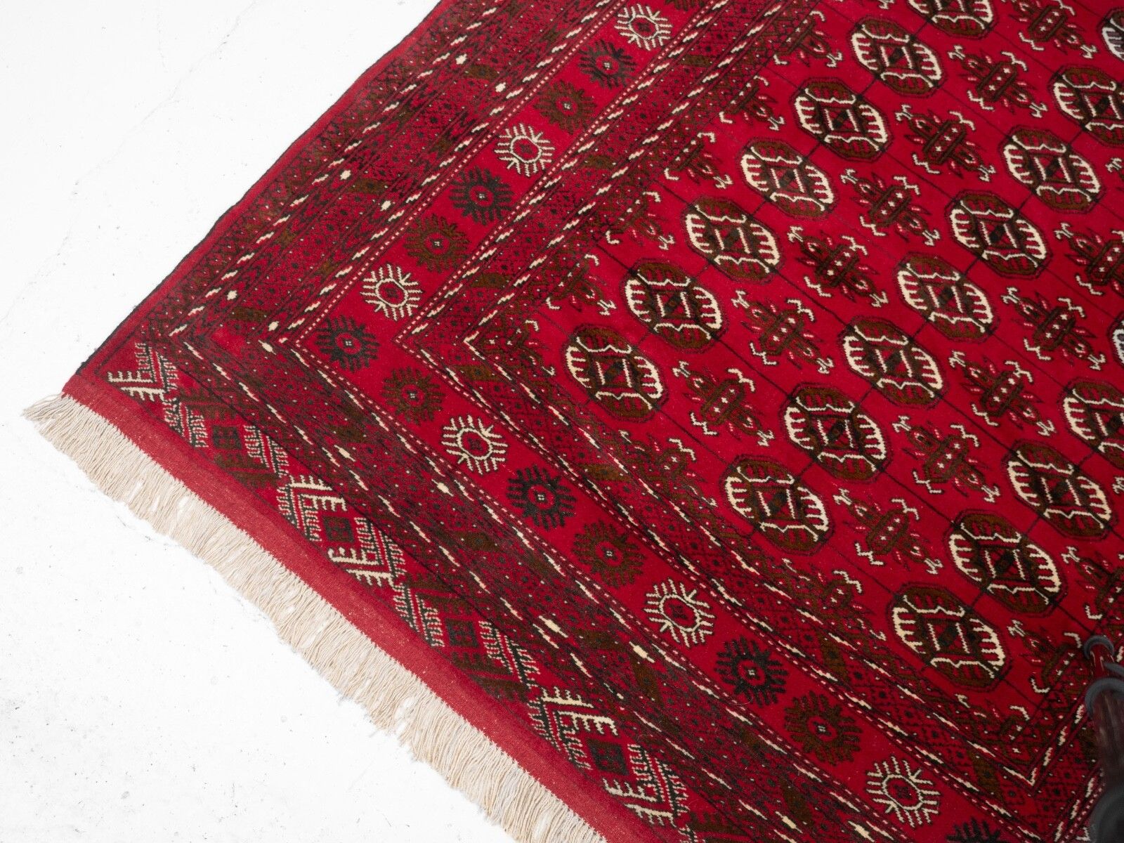 photo furniture Turkmen Tekke Handwoven Rug Mid Late C.20th 211 X 136 Cm (Oriental Turkomen)