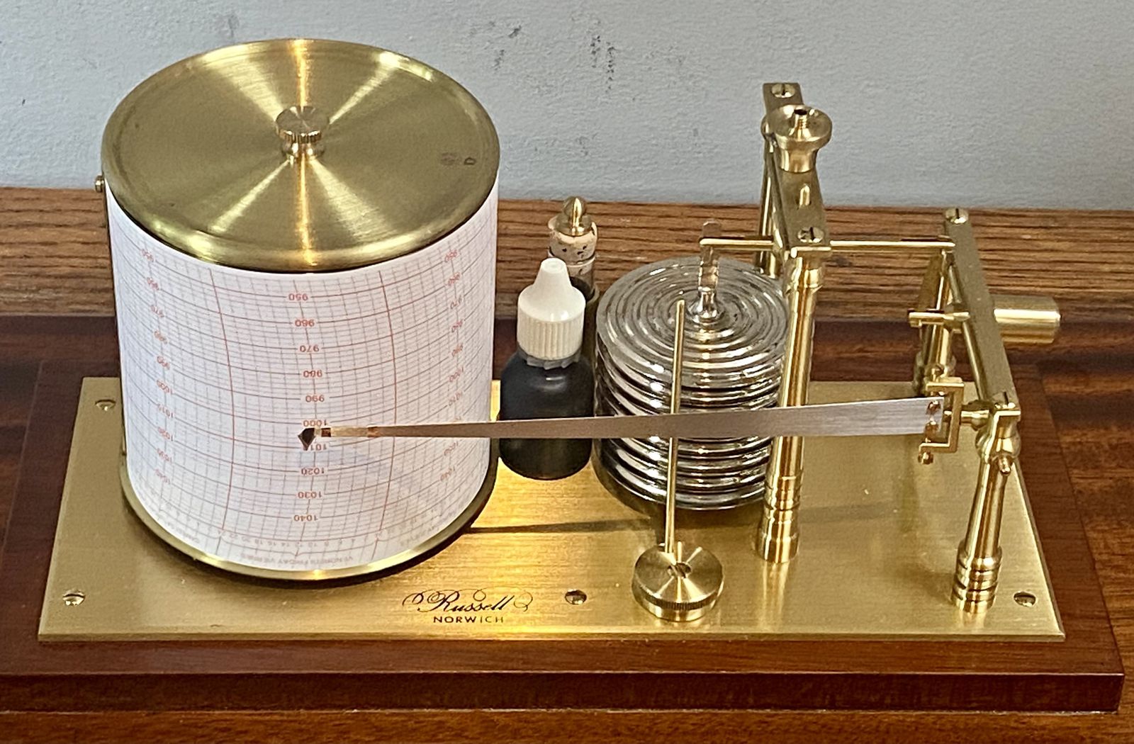 photo buy Antique High Quality English Oak And Brass Barograph Aneroid Barometer For Measuring Atmospheric Air Pressure Meteorologist Weather Station Industrial