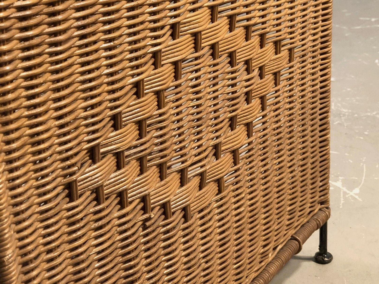 1950 Rattan Modernist Brutalist Shabby Chic Magazine Holder Audoux Minnet Mategot photo vinterior