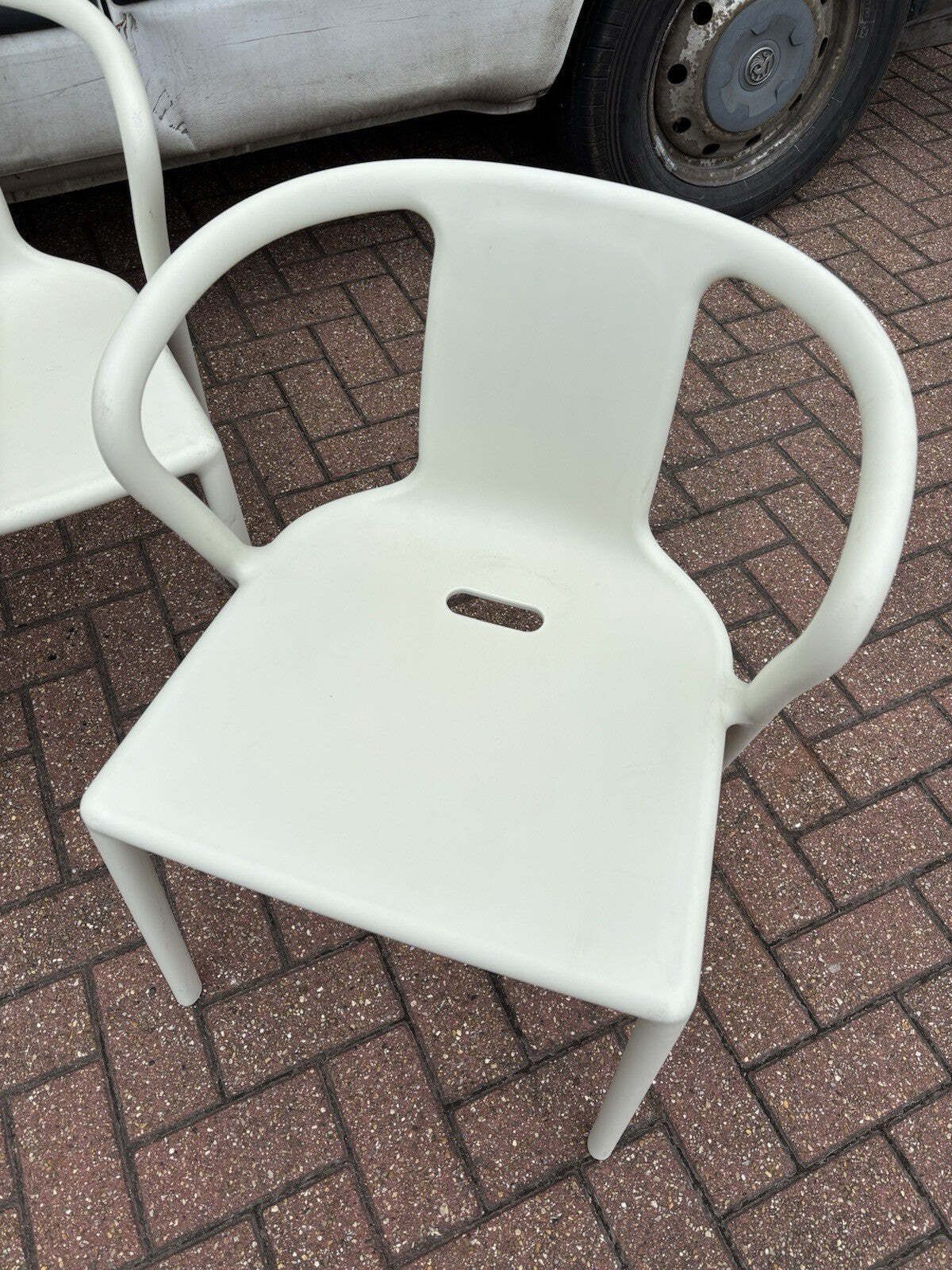 4 White Designer Patio Chairs By Magis, Designed By Jasper Morrison photo Furniture
