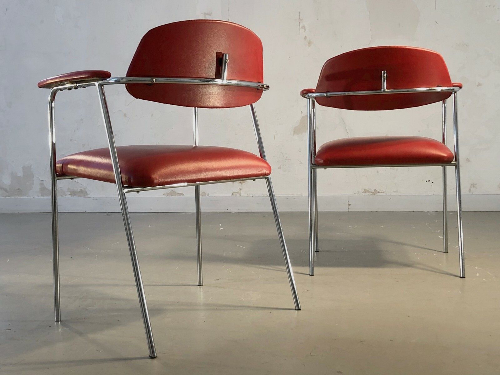 1950 Pierre Paulin Steiner 2 Chairs Modernist Reconstruction Form Free photo 3032.0