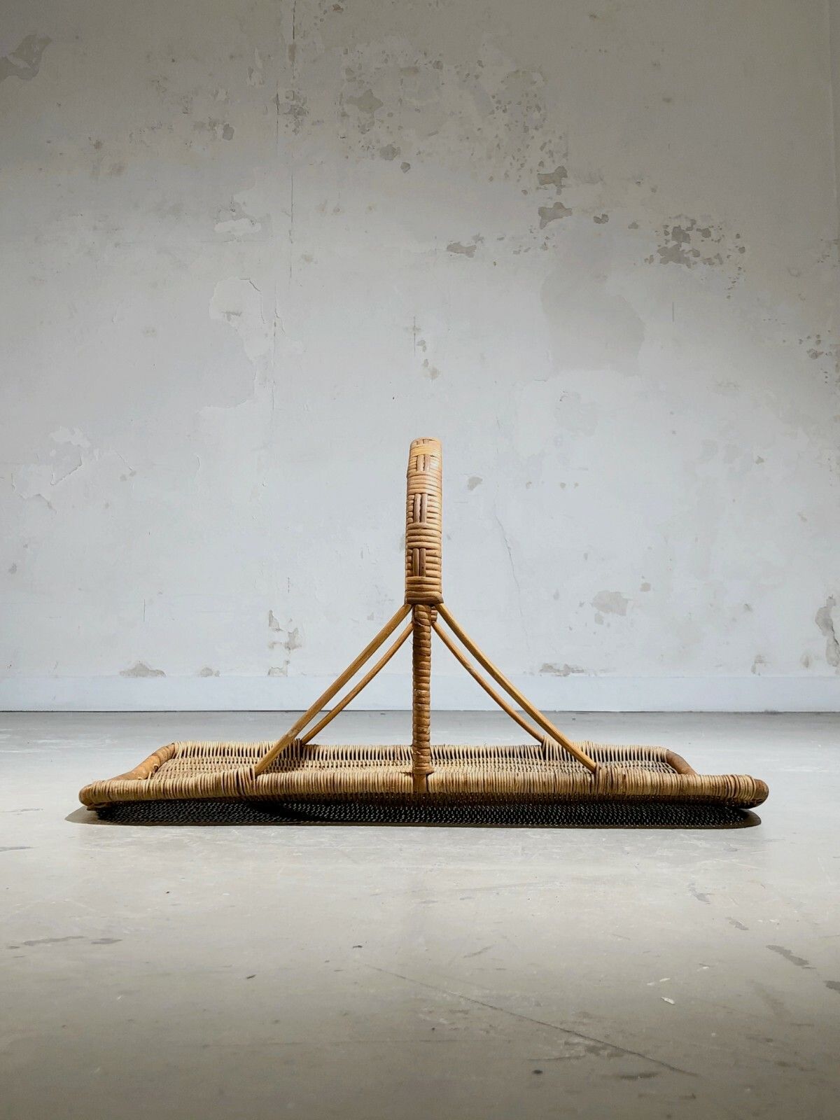 1950 Modernist Brutalist Free Form Folk Art Book Holder Basket photo vinterior