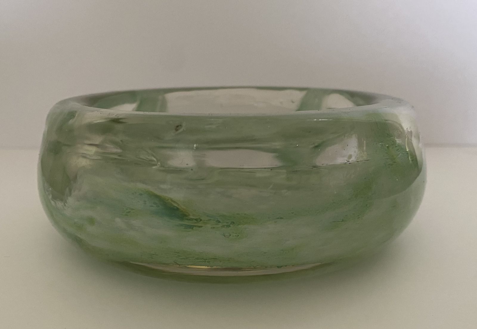 Nazeing, British Studio Art Glass, Mottled Green Bowl photo vintage