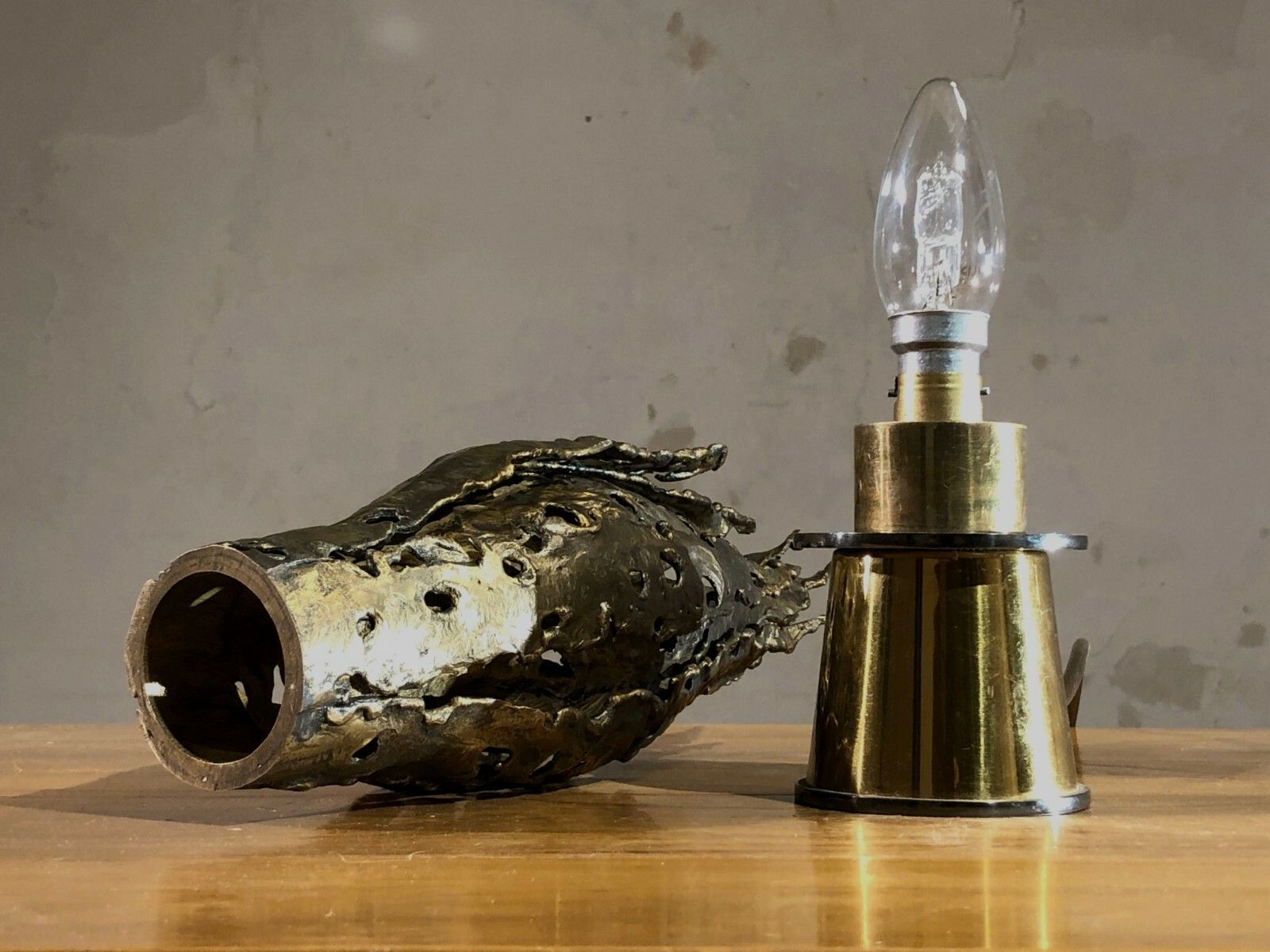 1970 Art Deco Modernist Brutalist Shabby Chic Flame Sculpture Lamp Arlus photo vinterior