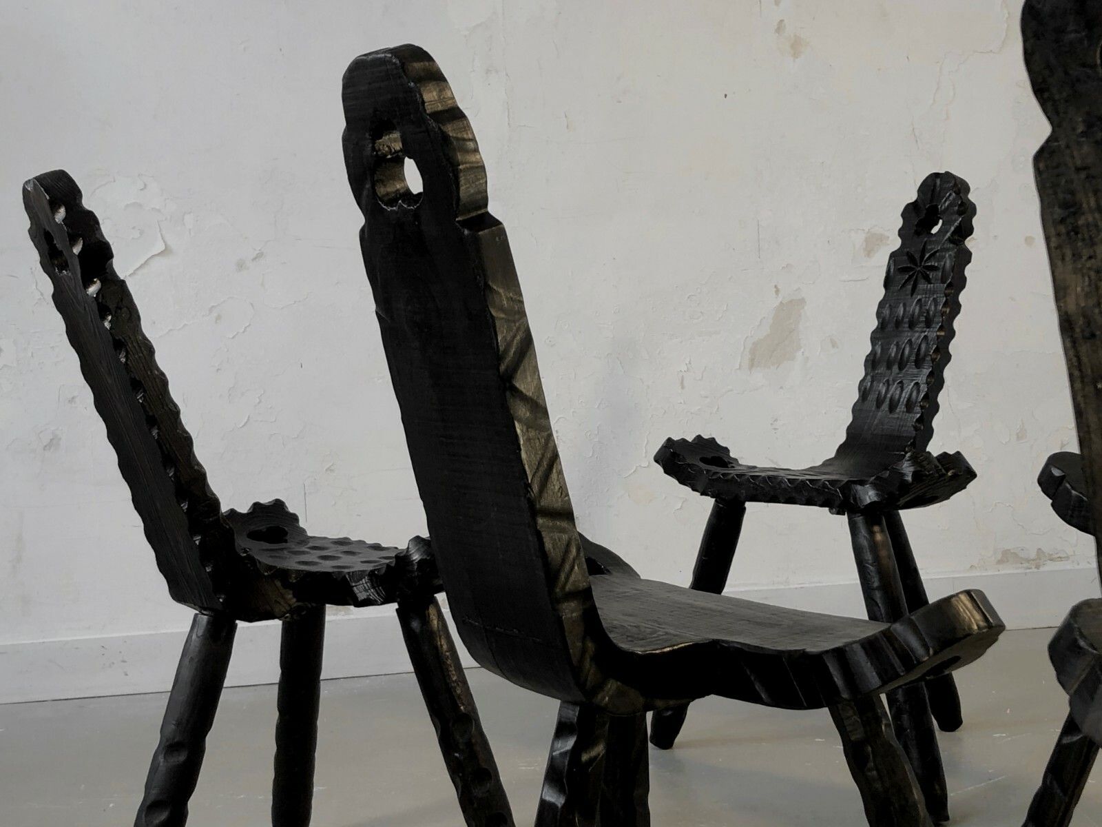 photo furniture 1950 6 Modernist Brutalist Tribal Chairs Audoux Minnet Chapo Perriand Marolles
