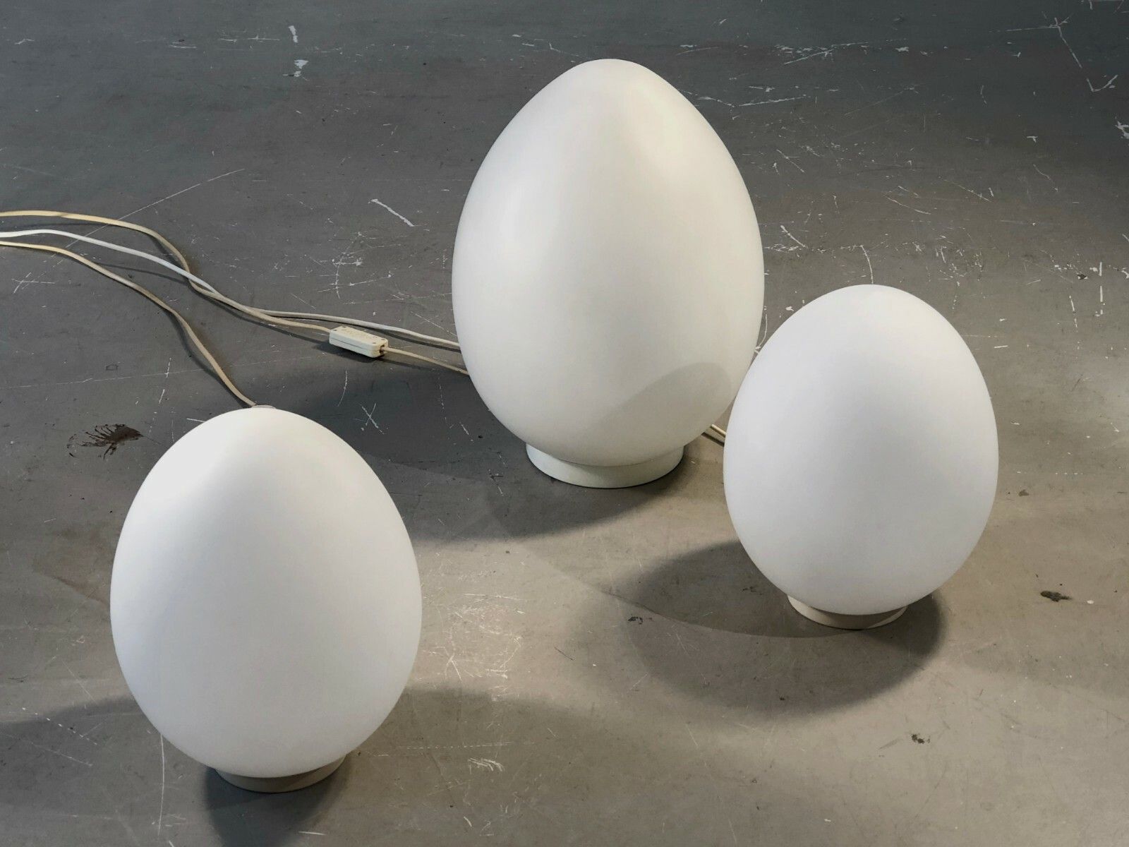 1970 Vianne 3 Lamps Egg Or Uevo Post Modernist Space Age Motte Arteluce photo Lighting