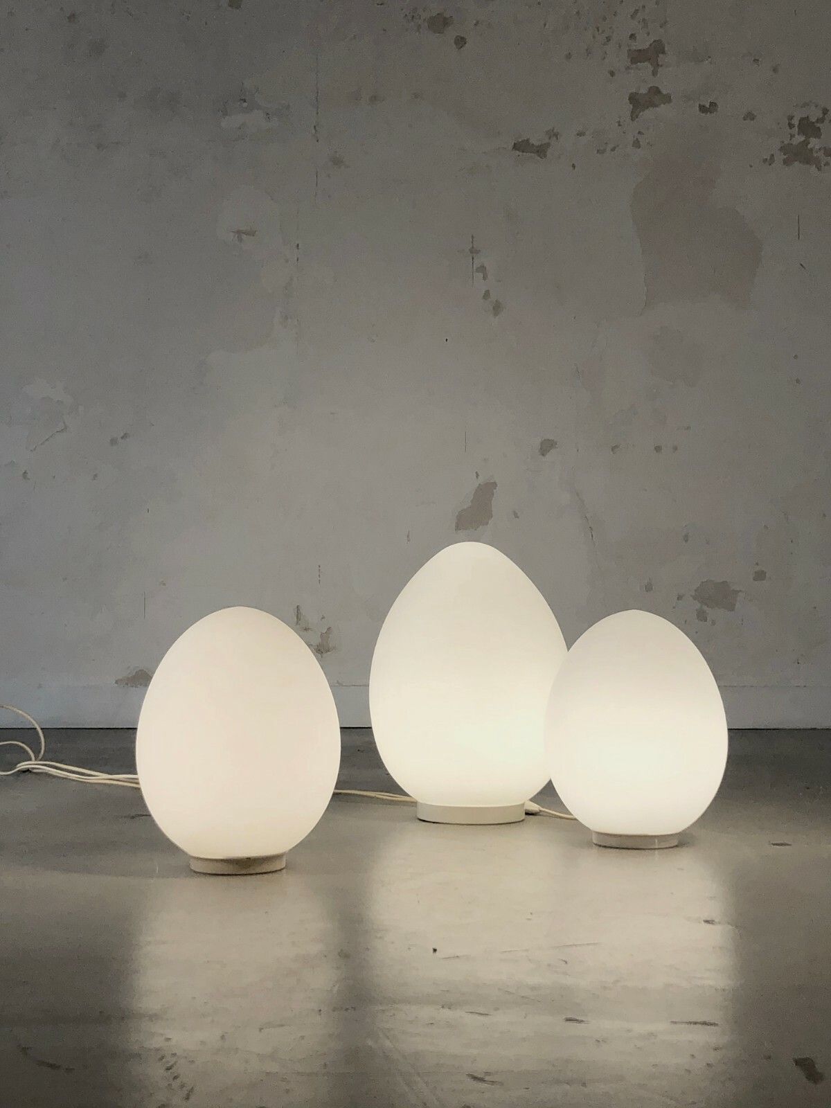 1970 Vianne 3 Lamps Egg Or Uevo Post Modernist Space Age Motte Arteluce photo 3032.0