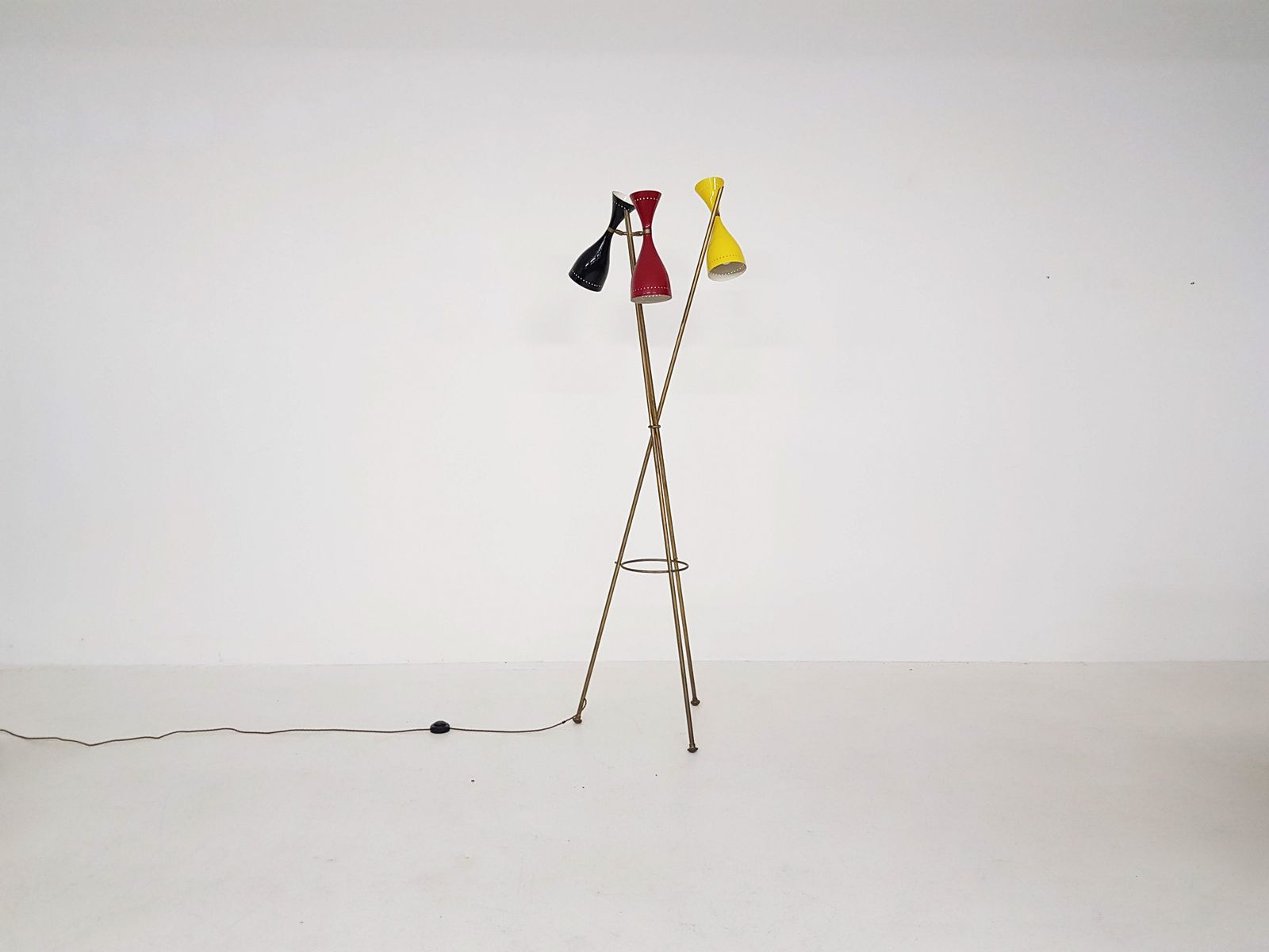 Mid Century "Triennale" Arredoluce Stijl Diabolo Vloerlamp, Italië, Jaren 1960 photo for sale