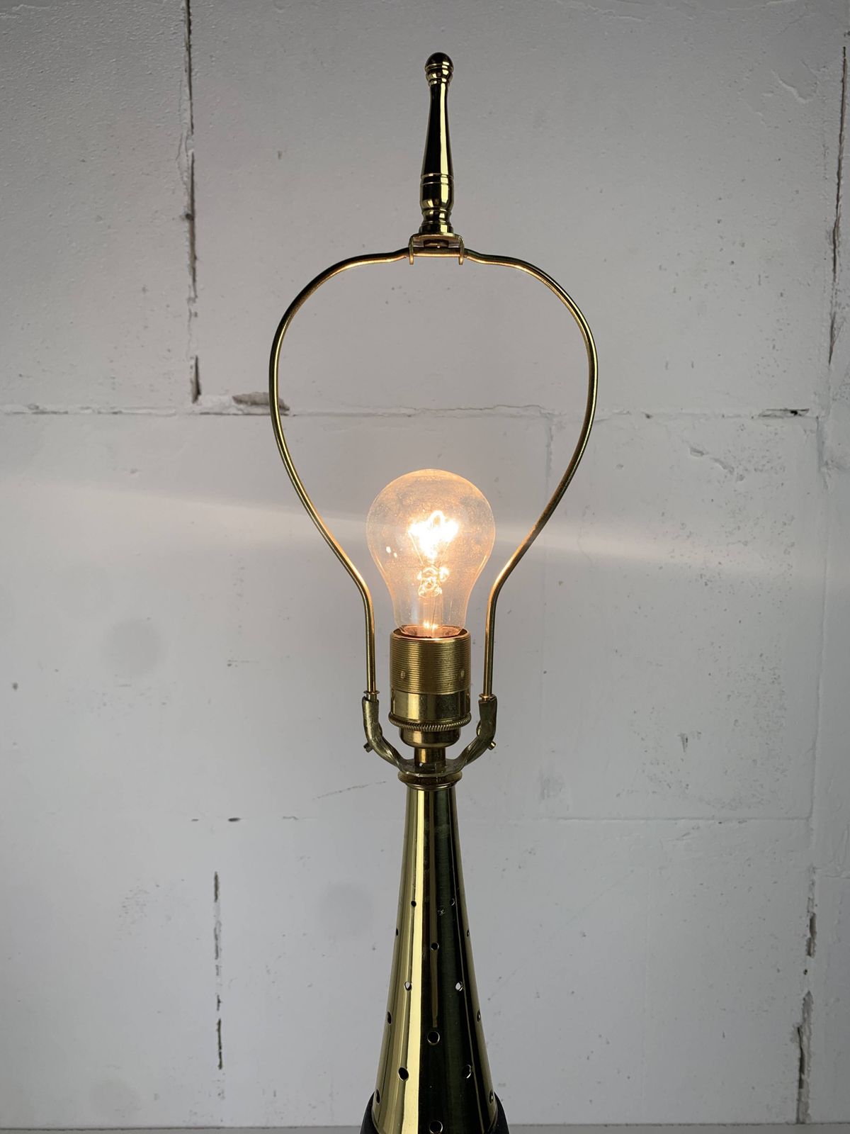 photo vinterior Large Midcentury Sputnik Stilnovo Style Brass Table Lamp, Us 1950s