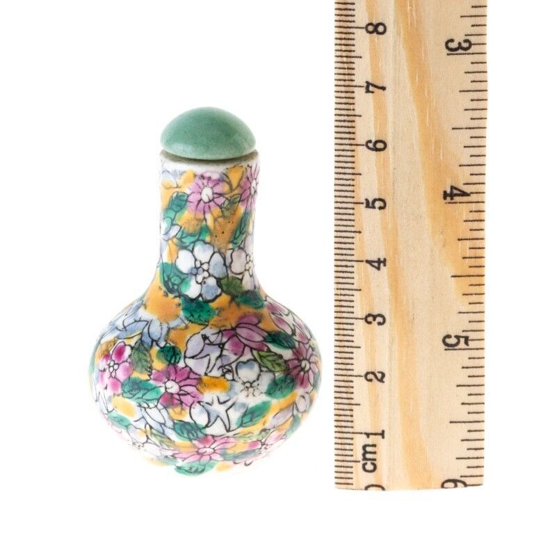 Chinese Hand Painted Famille Rose Porcelain Snuff Bottle With Jade Top photo Home Decor