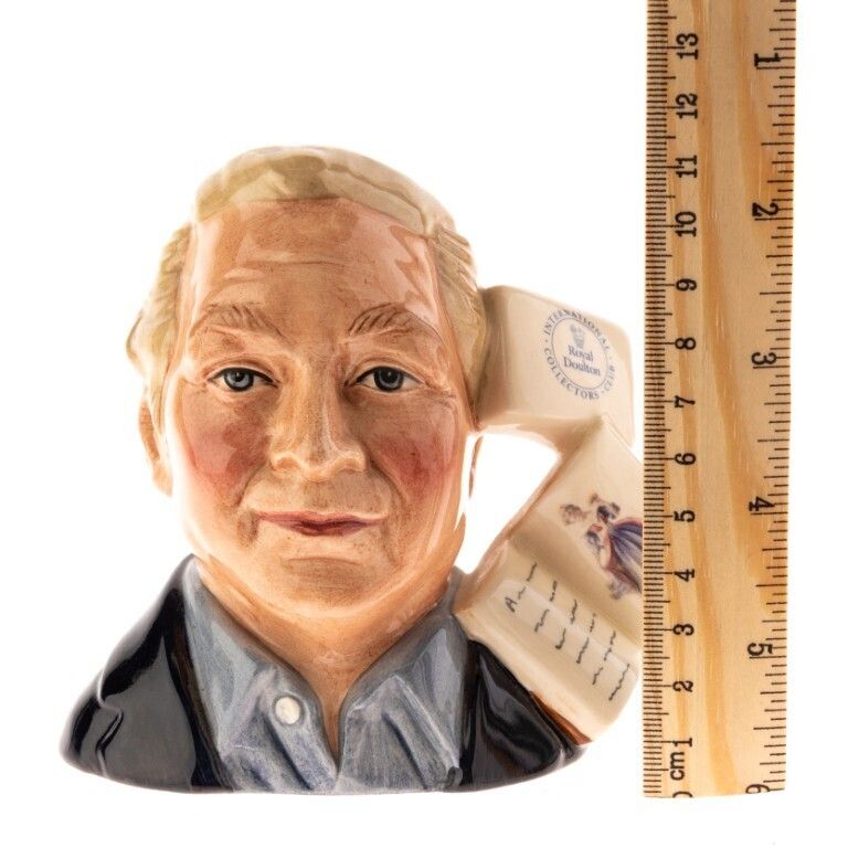 Royal Doulton Porcelain Ceramic Figural Collector’s Mug The Figure Collector 2000 photo Home Decor