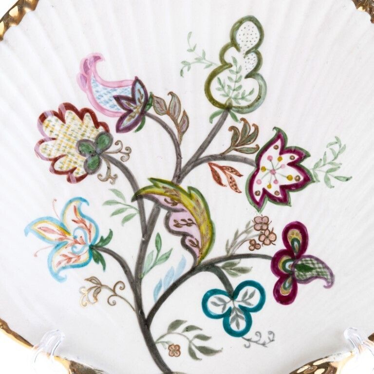 Antique 18th Century Wedgwood Creamware Earthenware Pottery Shell Dish With Hand Painted Flowers photo furniture