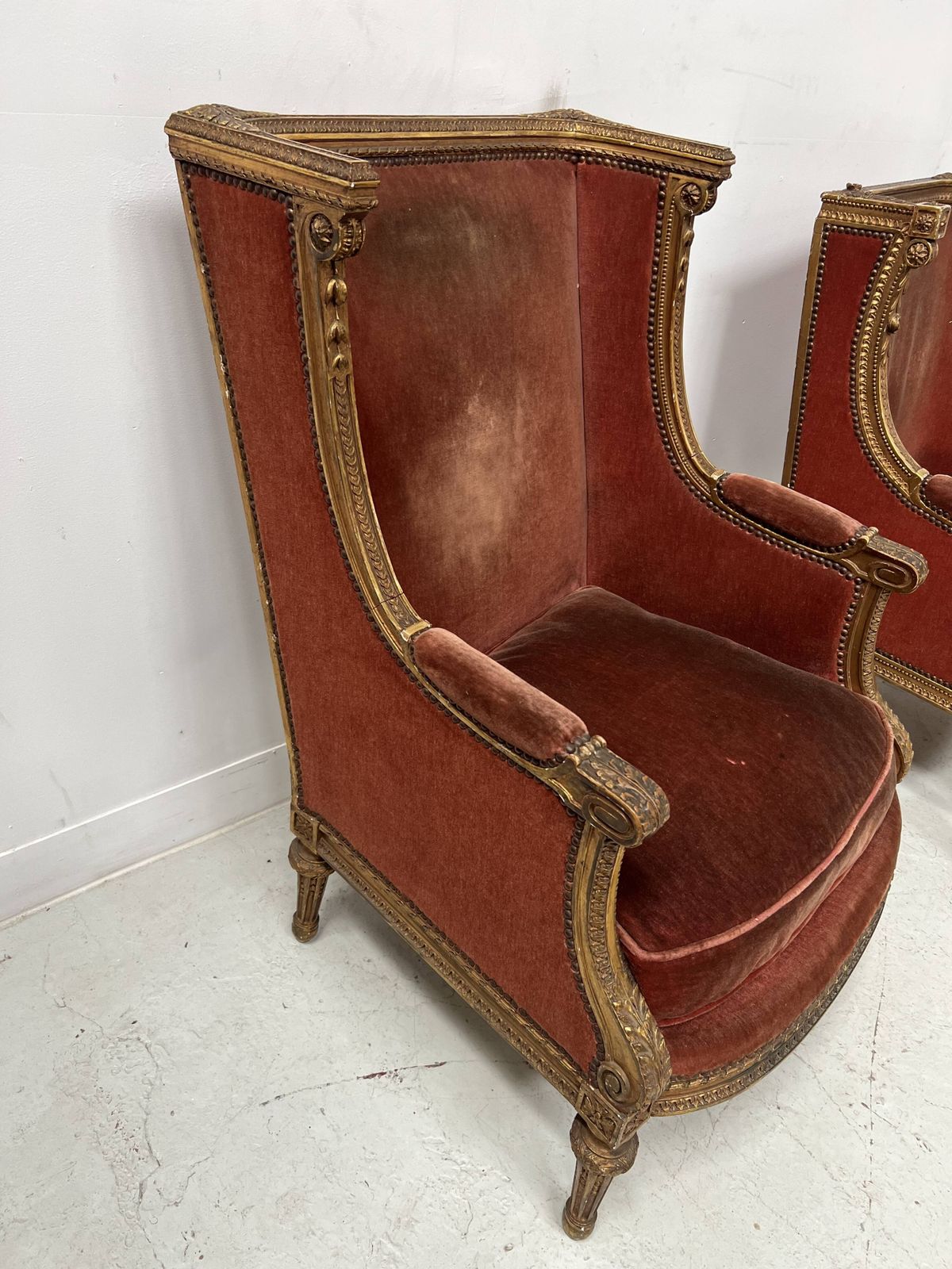 photo vinterior Two Louis XVI Style Wing Chairs In Gilded Wood, 20th Century