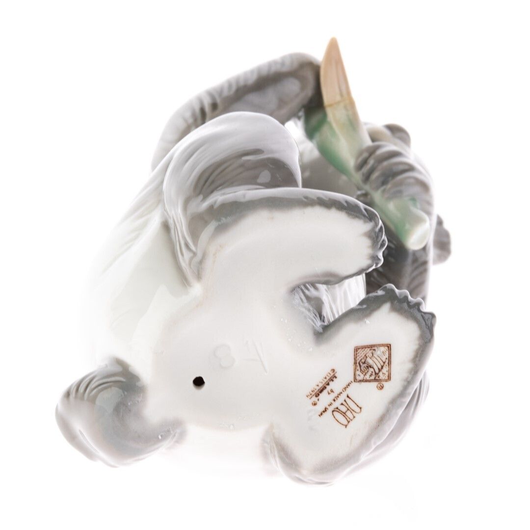 Nao By Lladro Porcelain Ceramic Panda Bear Sculpture photo furniture