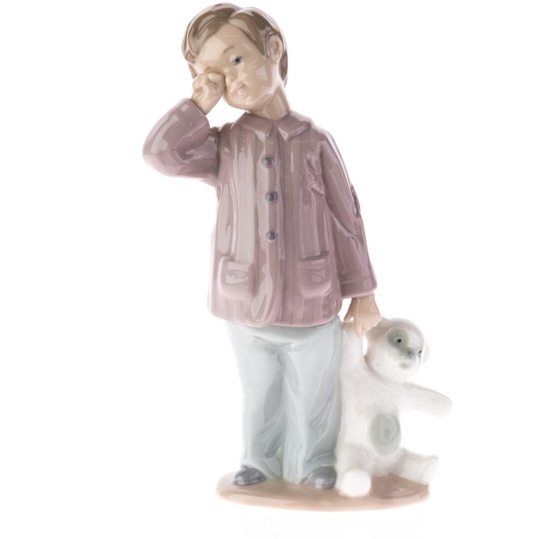 Nao By Lladro Porcelain Ceramic Tired Boy With Doll Sculpture