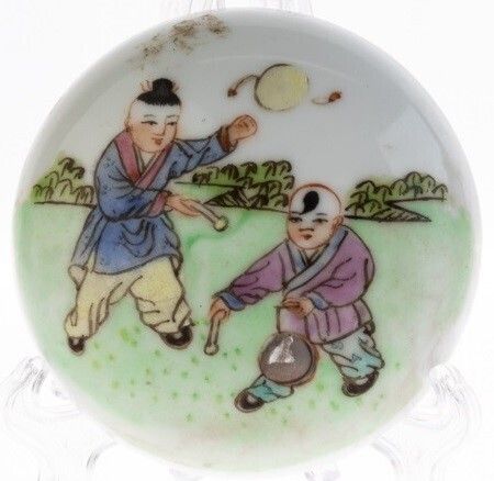 Chinese Hand Painted Famille Rose Porcelain Ceramic Lidded Box