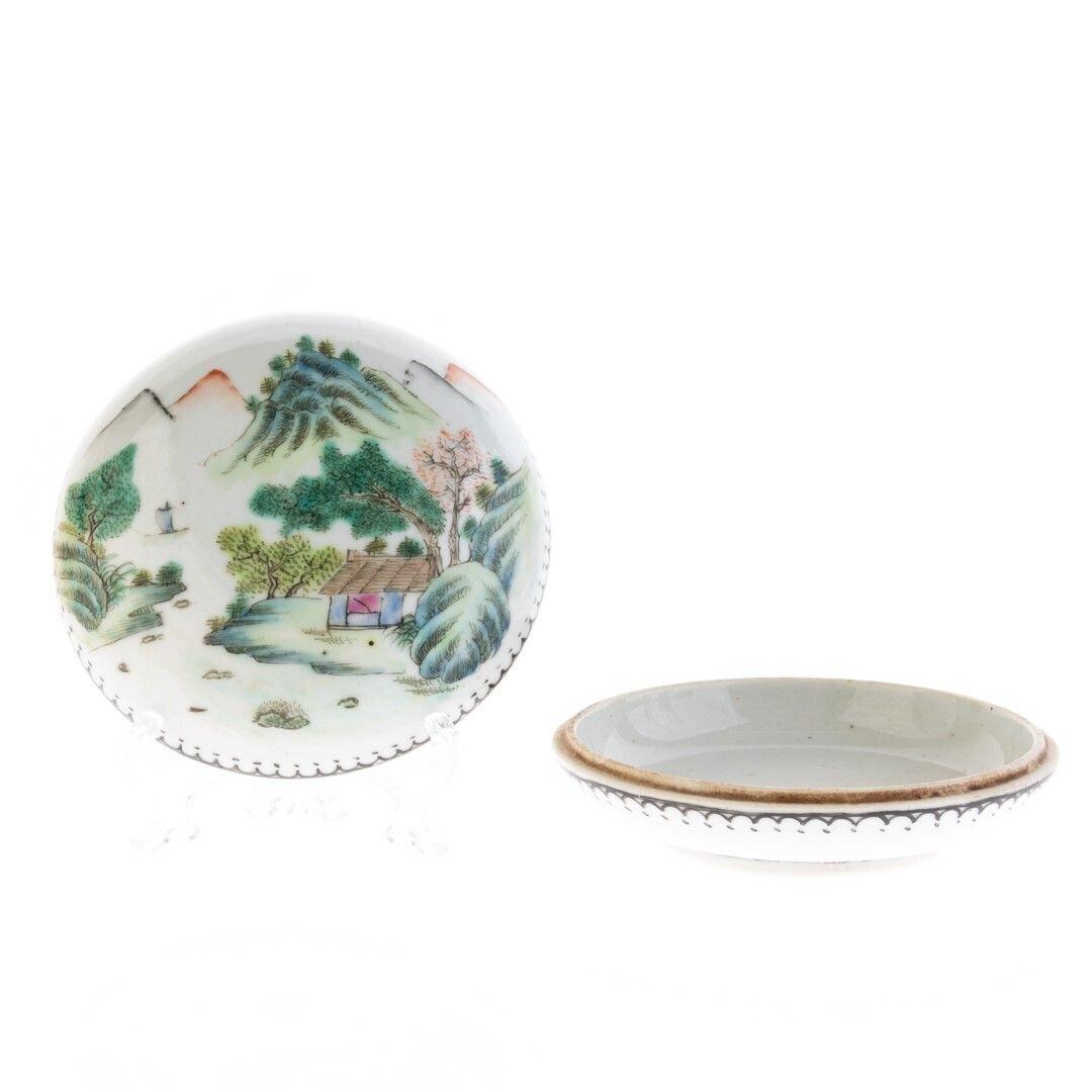 Chinese Hand Painted Famille Rose Mountain Landscape Porcelain Ceramic Lidded Box photo Home Decor
