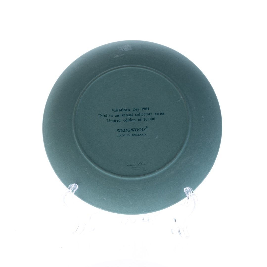 Wedgwood Jasperware Ceramic Porcelain Limited Edition Valentine’s Day 1984 Plate photo furniture