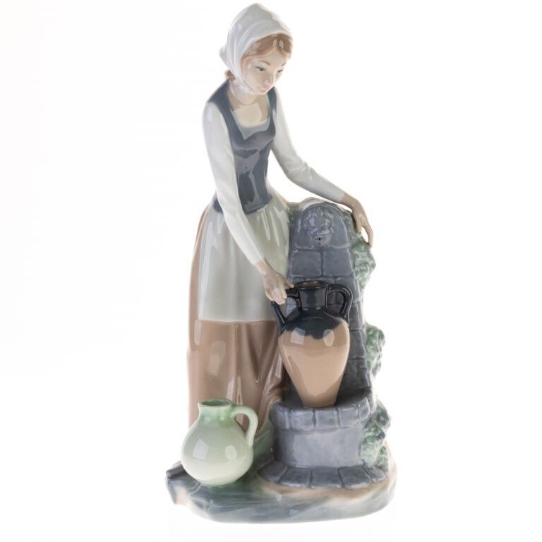 Nao By Lladro Fine Porcelain Sculpture Of A Farmer Girl With Water Jugs