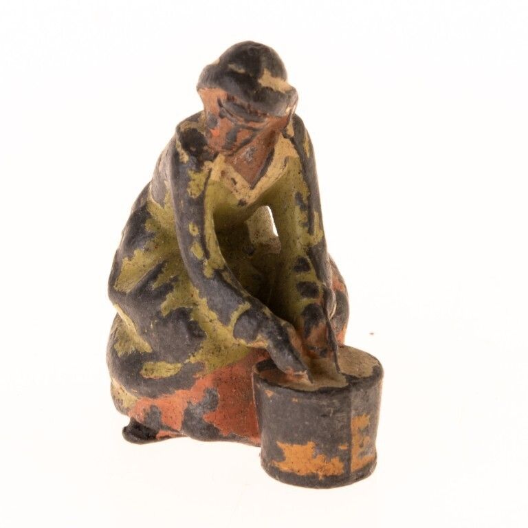 Pre War Diecast Lead Miniature Figure Of A Cow Milker