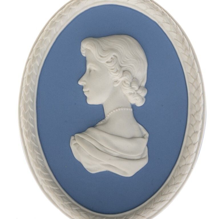 Wedgwood Blue Jasperware Ceramic Porcelain Queen Elizabeth II Portrait Medallion Laurel Leaf Plaque photo furniture